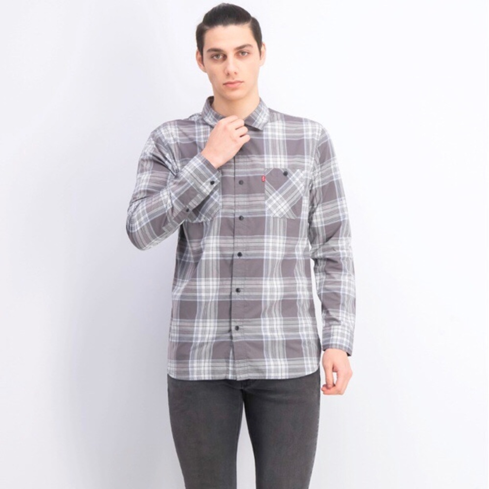 Levi’s | Gray Plaid Long Sleeve Button Down Shirt